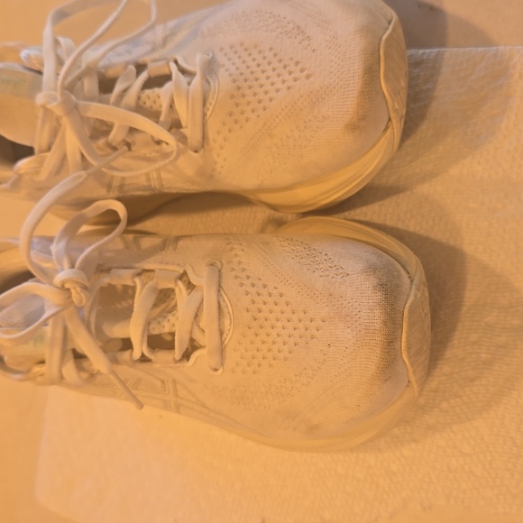 ASICS - Picture 12 of 12